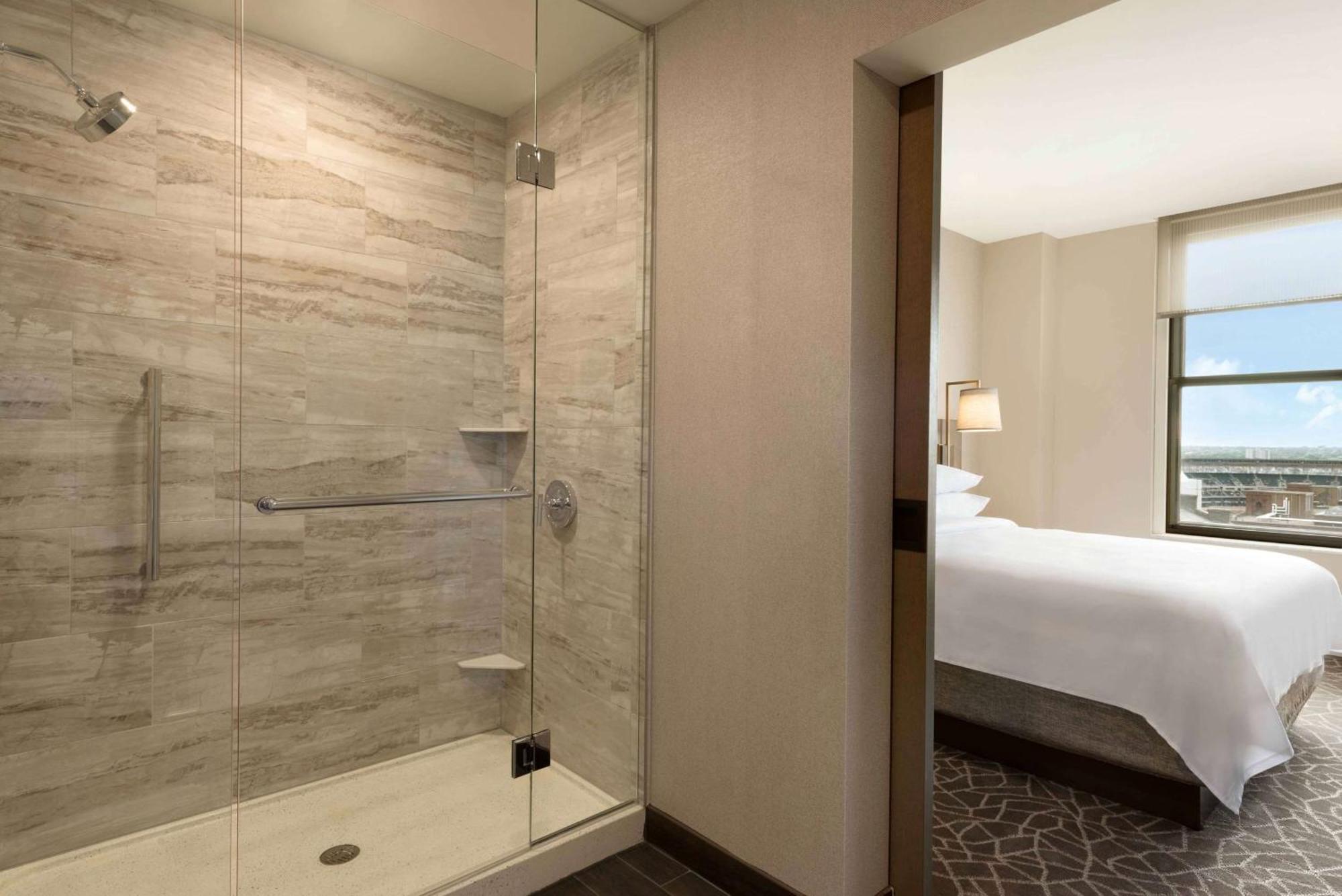 Embassy Suites By Hilton Minneapolis Downtown Hotel Екстериор снимка