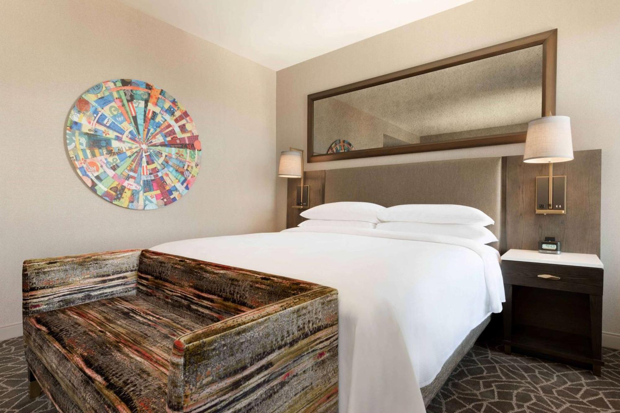 Embassy Suites By Hilton Minneapolis Downtown Hotel Екстериор снимка