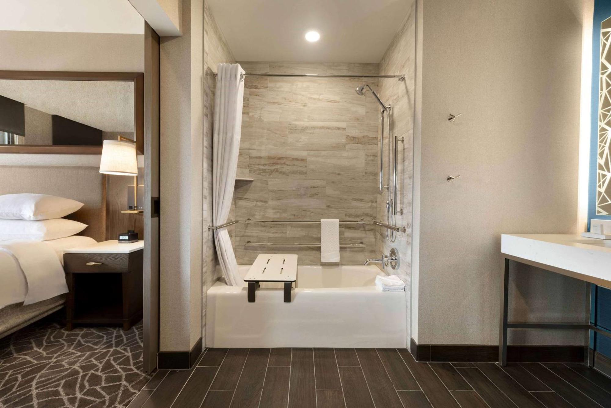 Embassy Suites By Hilton Minneapolis Downtown Hotel Екстериор снимка